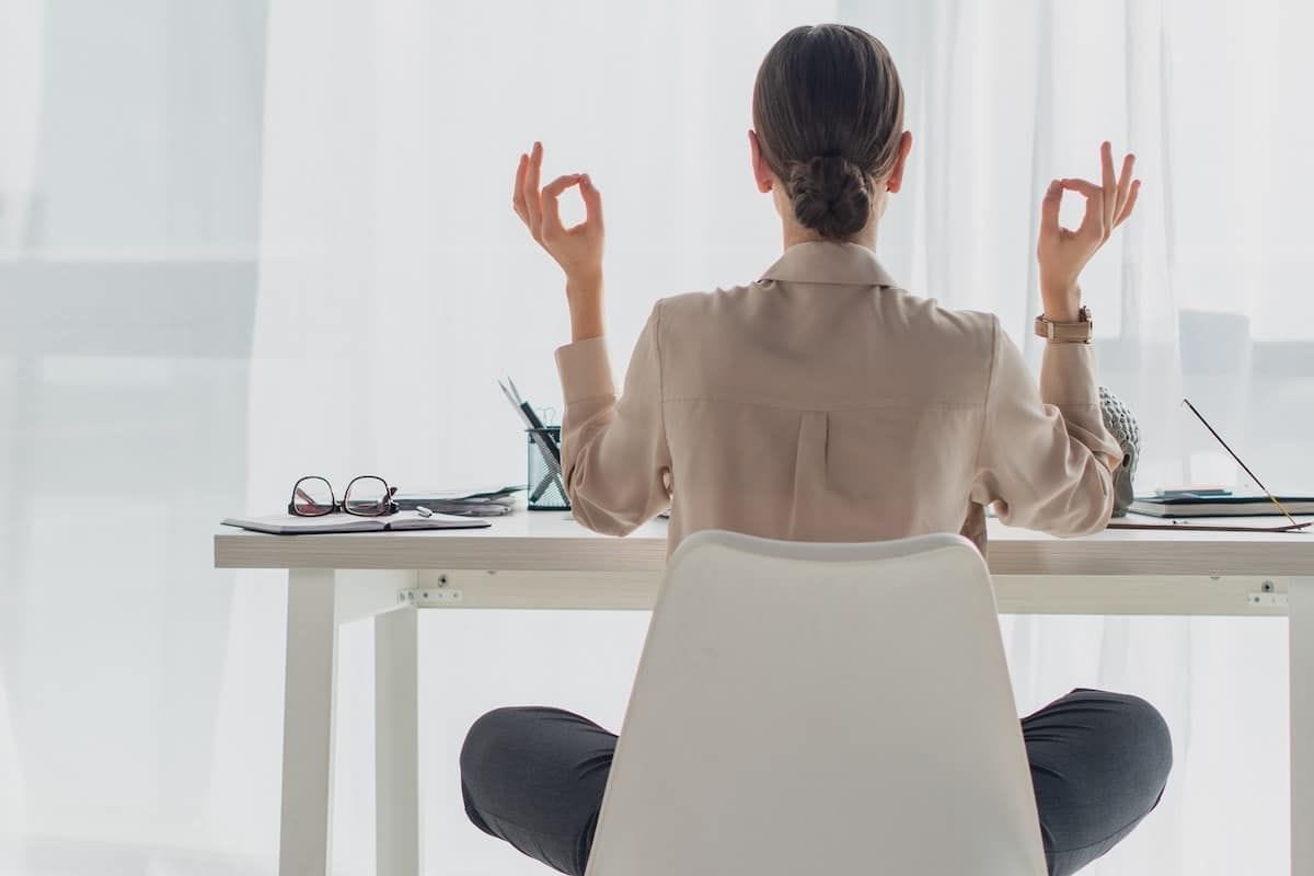 Été au bureau : 8 conseils pour allier travail et détente Été au bureau : 8 conseils pour allier travail et détente 2073