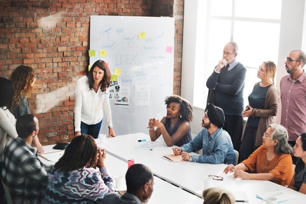 Été au bureau : 8 conseils pour allier travail et détente Été au bureau : 8 conseils pour allier travail et détente iStock 511466988 e1493126588645