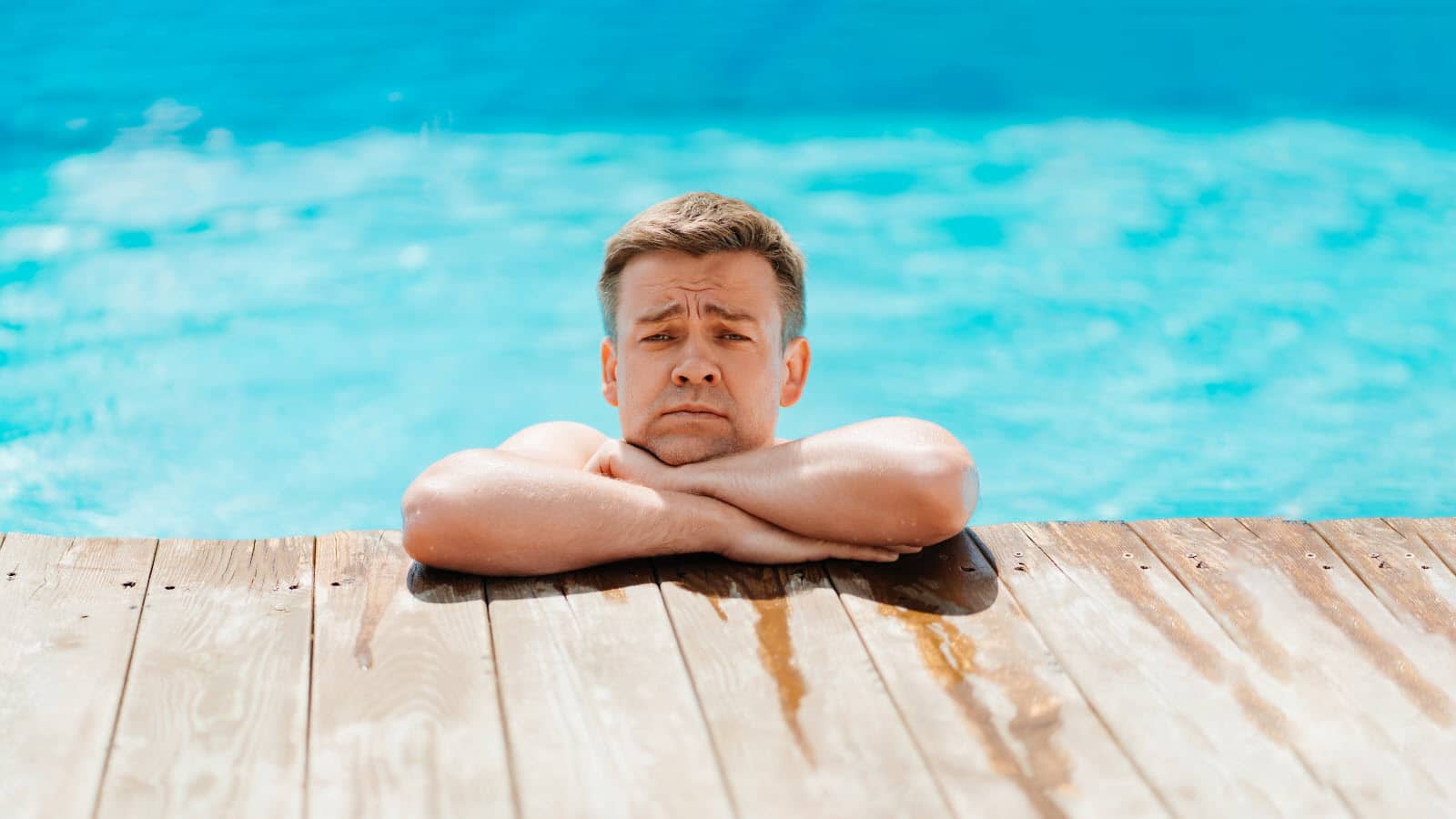 La déprime estivale : quand l'été apporte son lot de tristesse La déprime estivale : quand l'été apporte son lot de tristesse la chaleur n est pas le seul changement dans l environnement qui affecte le moral photo adobe stock 1690810275