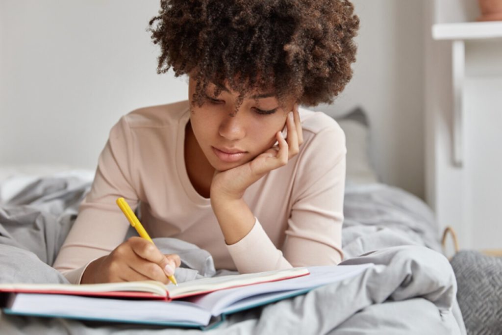 Gérer l'anxiété au quotidien: 5 techniques d'apaisement à adopter dès maintenant Gérer l'anxiété au quotidien Gerer lanxiete au quotidien 5 techniques dapaisement a adopter des maintenant 3