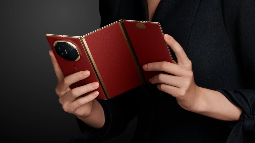 Huawei MateXT Le Smartphone Pliable a Trois Volets Revolutionne le Marche le Jour du Lancement de liPhone 16