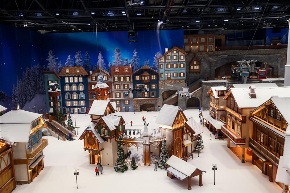 La Chine ouvre une gigantesque piste de ski indoor en pleine vague de chaleur historique Chine La Chine ouvre une gigantesque piste de ski indoor en pleine vague de chaleur historique 1
