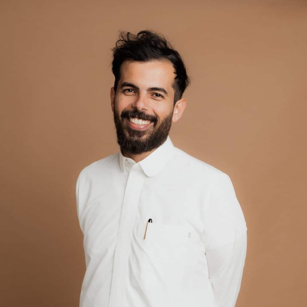 Qui se cache derrière Thamaniya, le recordman du podcast ? podcast abdullah radio thmaniya