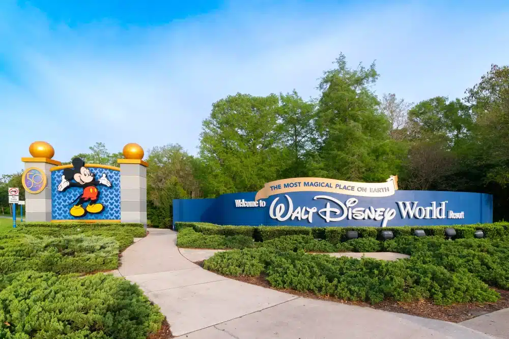 Walt Disney World ferme ses portes à cause de l'ouragan Milton Walt Disney Walt Disney World