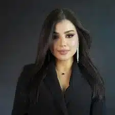 Hanan El Khader sélectionnée parmi les finalistes des 100 plus beaux visages du monde 2024 par TC Candler Hanan El Khader Hanan El Khader