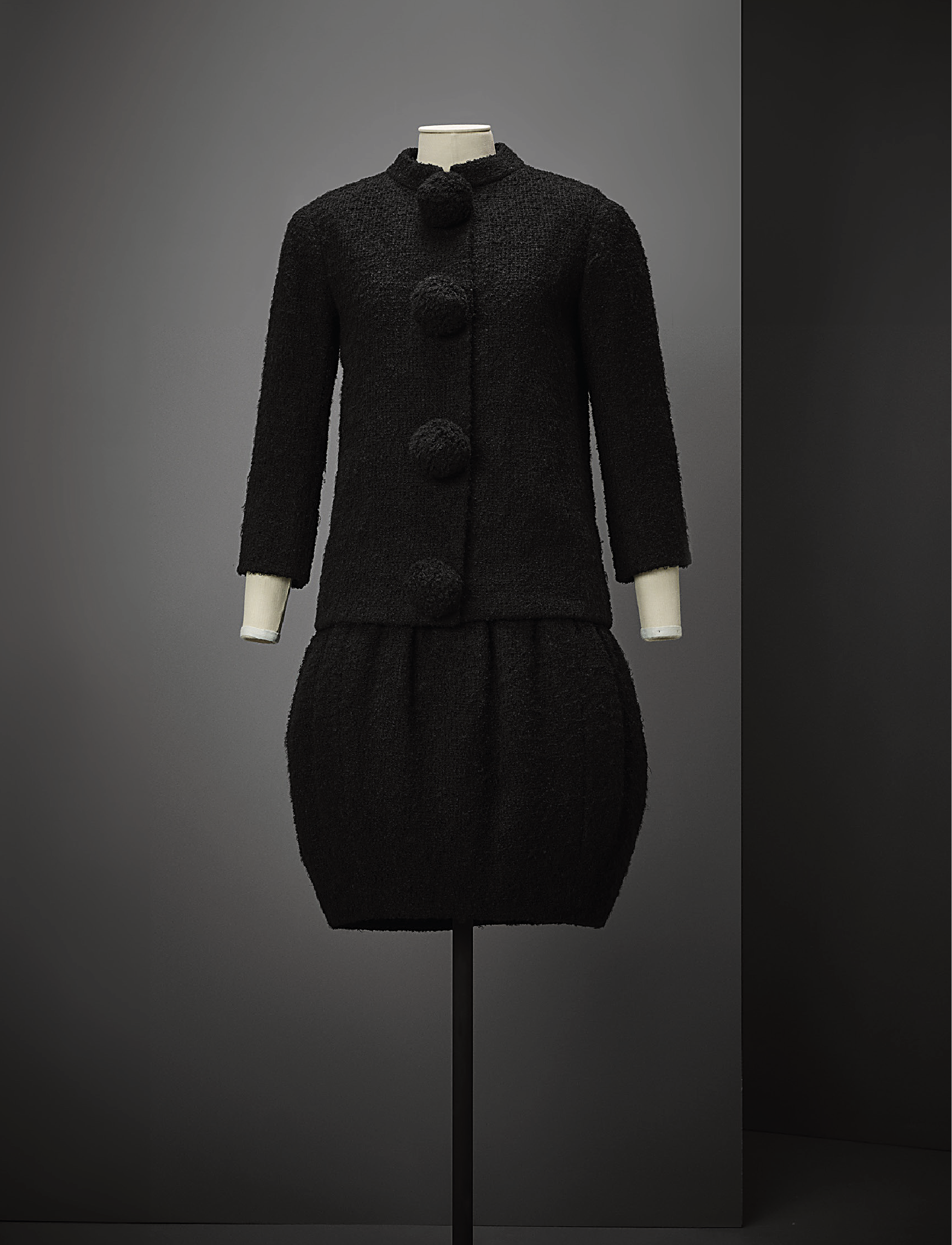 Une immersion dans le génie d’Yves Saint Laurent à travers la collection d’Hamish Bowles Yves Saint Laurent Coated Interior Catalogue Expo YSL Hamish