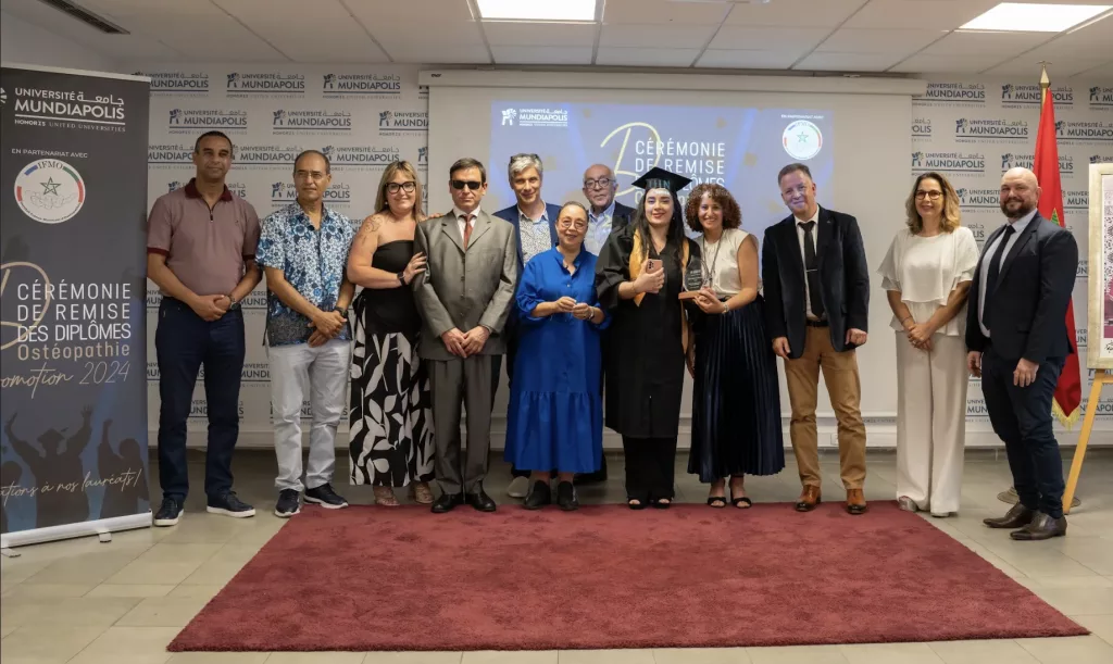 Mundiapolis remet les premiers diplômes en ostéopathie universitaire Mundiapolis Ceremonie Osteopathie Mundiapolis