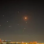 Vidéo Exclusif. Missiles iraniens au Qatar : des Marocains filment la scène, la panique gagne la capitale qatarie Missiles iraniens au Qatar Missiles iraniens au Qatar