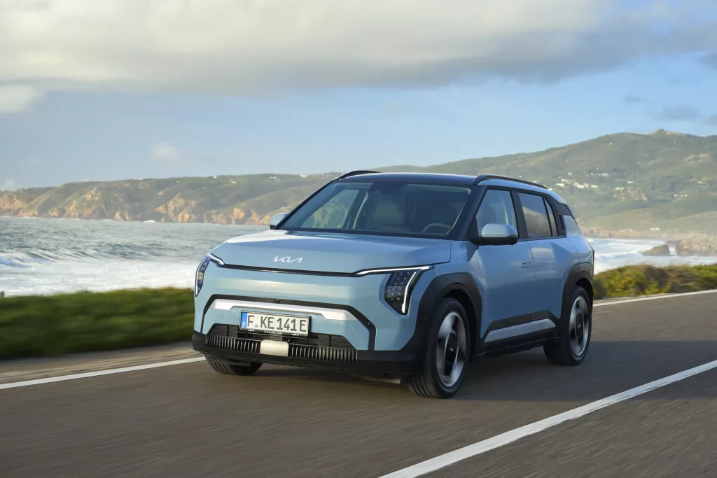 Kia PV5 et EV3 2025 : Le duo électrique qui révolutionne le marché marocain Kia kia-ev3-baselin