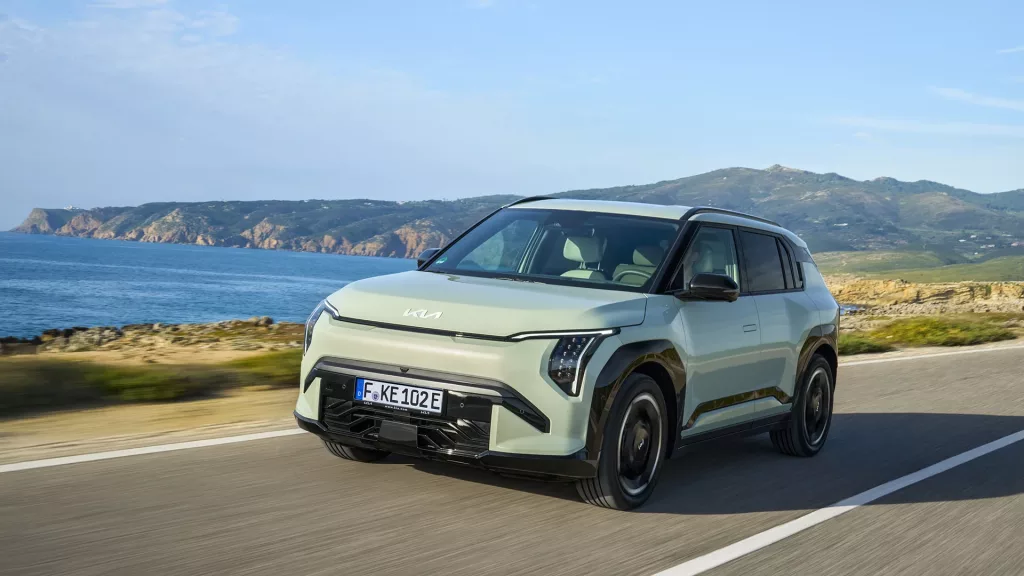 Kia PV5 et EV3 2025 : Le duo électrique qui révolutionne le marché marocain Kia kia-ev3-gtline
