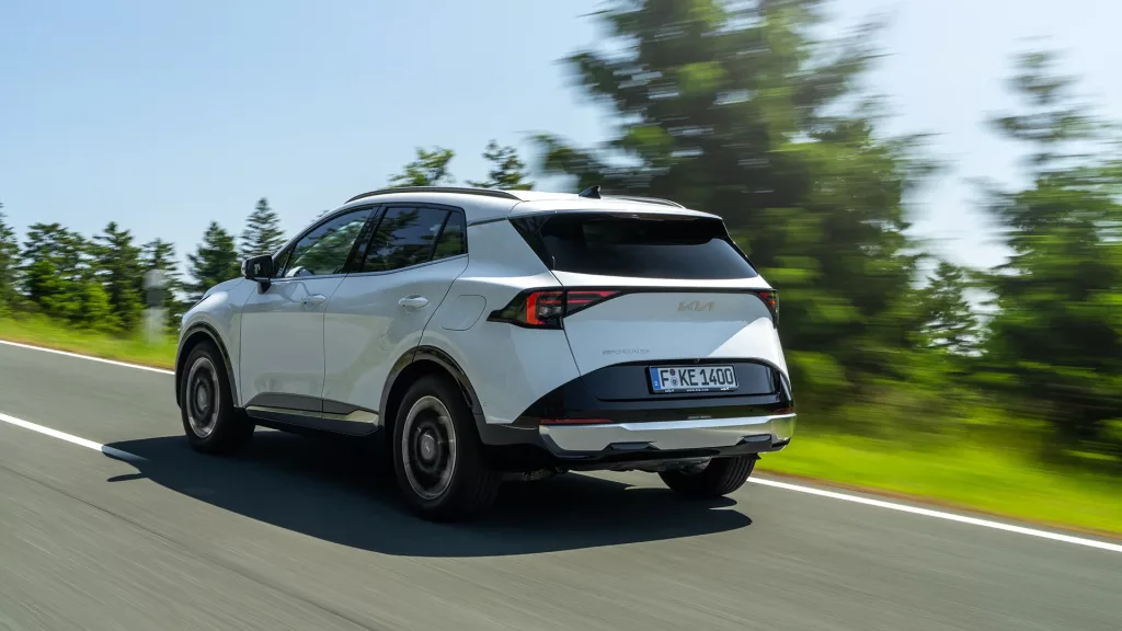 Nouveau Kia Sportage 2025 au Maroc : prix, finitions et équipements Kia kia new sportage baseline my26 deluxe white dynamic digital 1920x1080 002