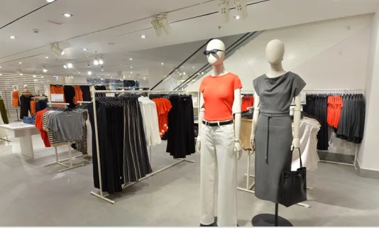 Rabat et Marrakech inaugurent une nouvelle expérience de shopping prêt-à-porter Rabat HM4