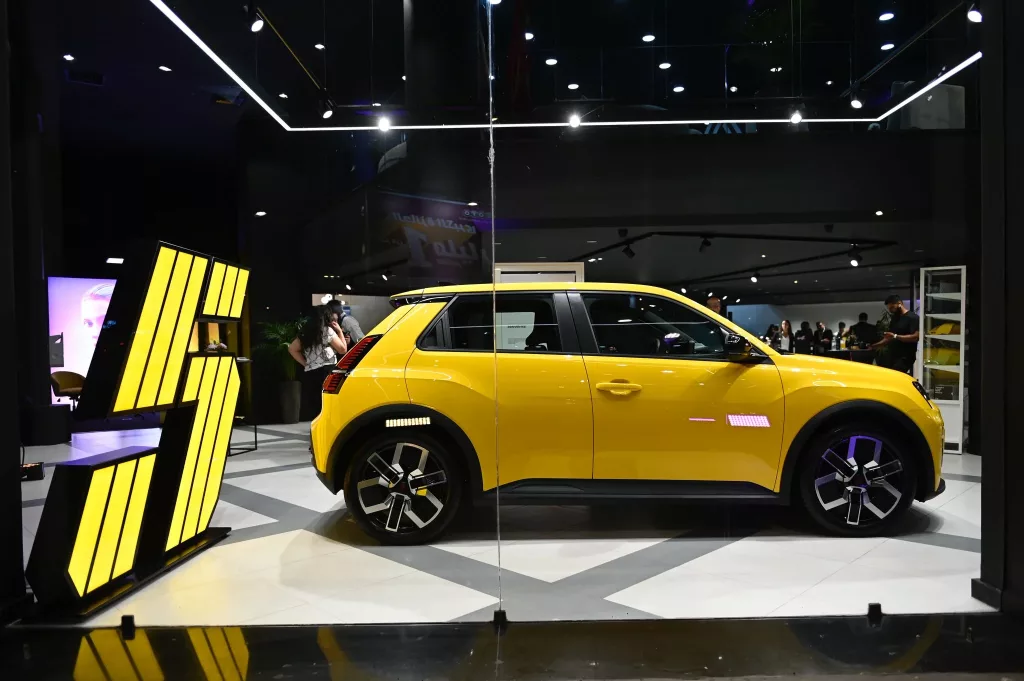 Renault Maroc inaugure son premier New’R Store à Casablanca Renault Maroc Photo NewR store Rahmouni3