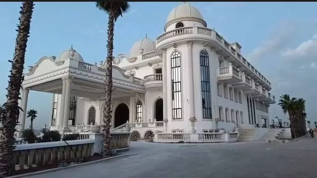 Urbanisme : pourquoi le « Kremlin de Bouskoura » a été rasé ? Kremlin de Bouskoura le Kremlin de bouskoura