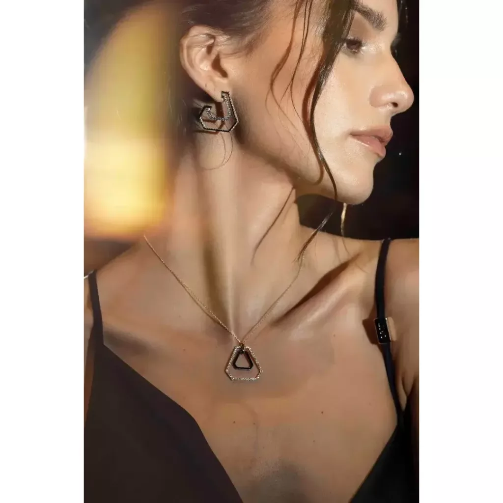 Botuha inaugure sa première boutique à Casablanca et redéfinit la haute joaillerie marocaine Botuha WhatsApp Image 2025 12 15 at 14.55.22 1 2
