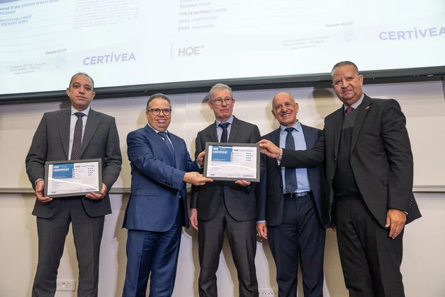 Santé et environnement : le complexe Mohammed VI de Rabat décroche la certification HQE maximale Santé Cérémonie de remise de la certification HQE « Exceptionnel » au Complexe hospitalo-universitaire Mohammed VI de Rabat