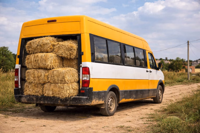 Youssoufia : polémique autour d’un minibus scolaire détourné de sa mission Youssoufia Minibus 1