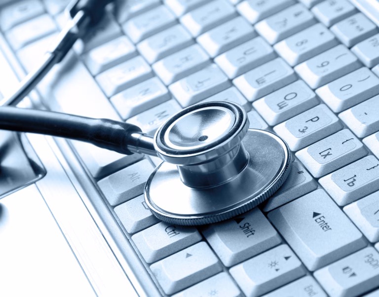 Médias et santé en Afrique : un rapport 2026 tire la sonnette d’alarme sur un journalisme sous pression communication digitale secteur sante antipodes medical