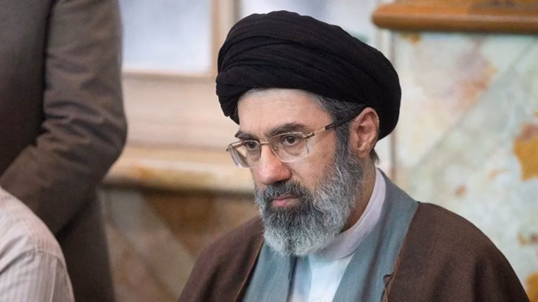 Guerre en l’Iran : les États-Unis ordonnent l’évacuation de leurs diplomates en Arabie saoudite évacuation iran nouveau Mojtaba Khamenei