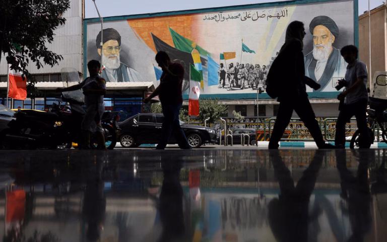 « Nous battre, c’est tout ce qu’il nous reste » : Téhéran ferme la porte aux négociations iran