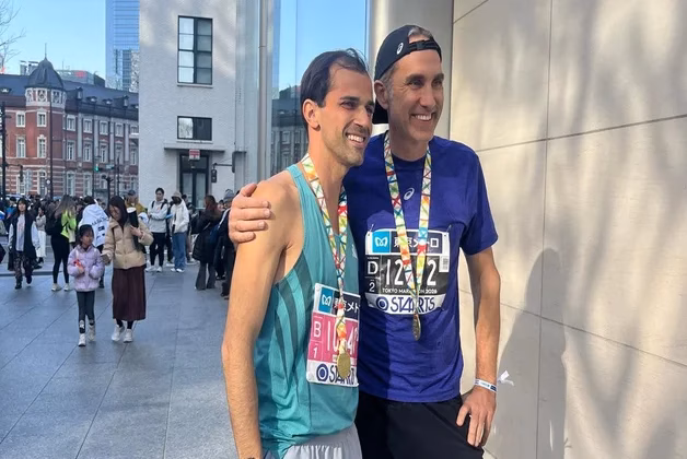 Quand ASICS transforme un geste de solidarité en aventure au Tokyo Marathon 2026 909cafb6 3acd 4be2 946c b75460bd28fd 1 3