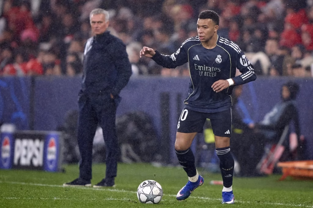 José Mourinho revient au Real Madrid treize ans après son départ José Mourinho José Mourinho au Real Madrid : pourquoi c’est une bonne idée et pas une folie
