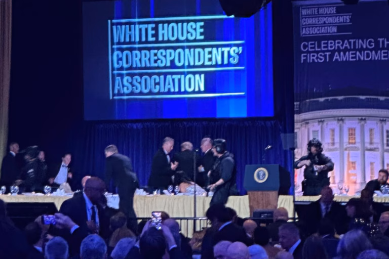Tirs au dîner de la presse : Trump évoque un « manifeste anti-chrétien », la piste d’une attaque ciblée se précise Trump shooting
