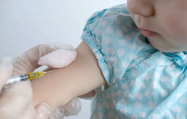 Semaine mondiale de la vaccination 2026 : le Maroc renforce la protection sanitaire des enfants adobestock 493445311 960x640 1