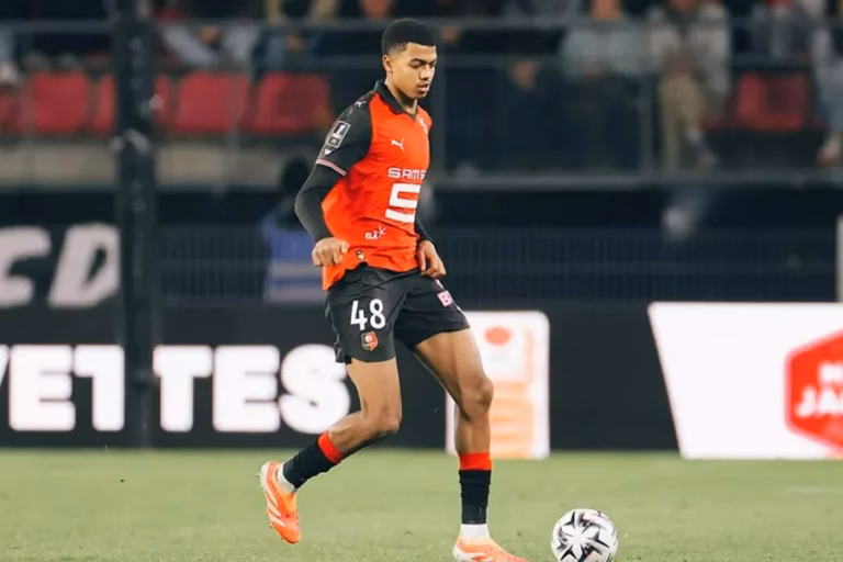 Borussia Dortmund cible le Marocain Abdelhamid Aït Boudlal pour le mercato estival ait boudlal