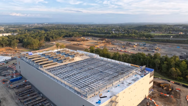 Data centers : Amazon, Microsoft et Google sous pression des investisseurs sur l’eau et l’énergie data center