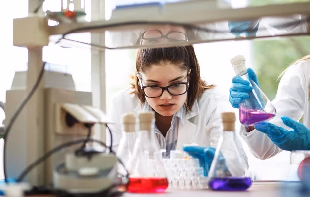 Industrie marocaine : les femmes atteignent 41% de parité et gagnent du terrain dans les postes clés shutterstock 568433146