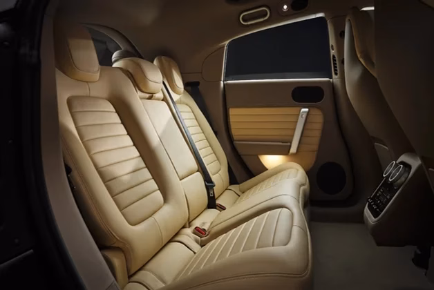 Ferrari Luce : la première voiture électrique de Ferrari bouleverse le luxe automobile Ferrari Luce Ferrari Luce