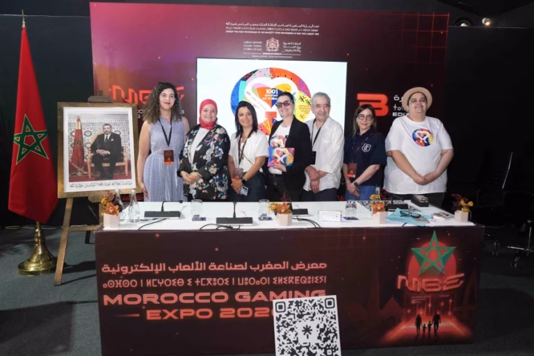 « 1001 questions sur le Maroc » lance son application mobile au Morocco Gaming Expo 2026 Nadia Larguet et les partenaires institutionnels 900x600 1