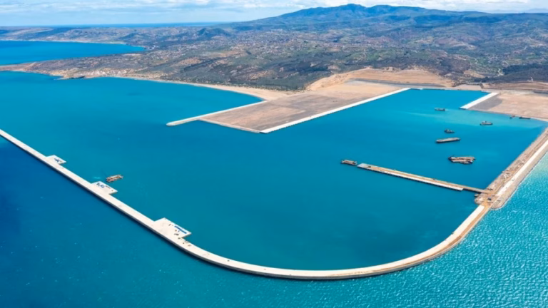 Nador West Med accélère son développement avec un crédit de 196,7 millions d’euros Nador West Med Nador West Med : l’ONEE met en service une deuxième ligne THT de 225 kV