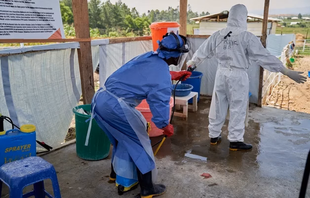 Ebola en France : premier cas diagnostiqué sur le territoire, un médecin revenant de RDC isolé 2471562