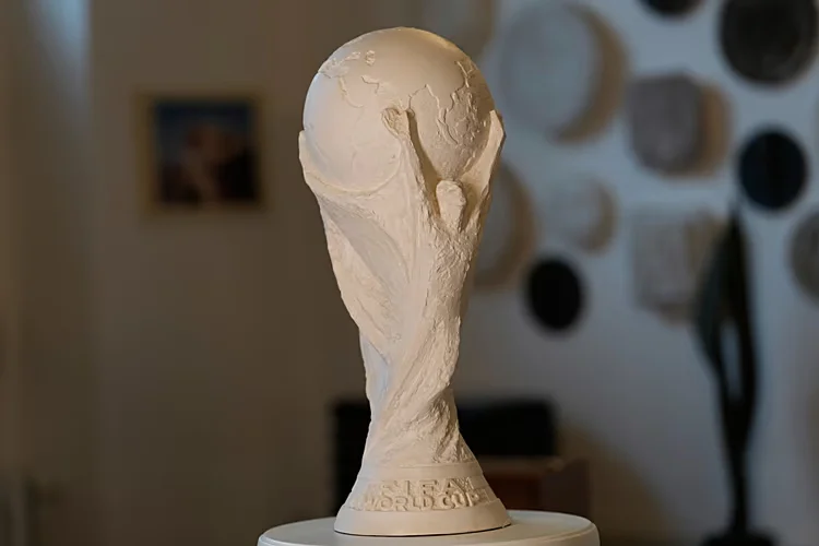Coupe du monde 2026 : qui a créé le trophée de la FIFA et pourquoi les champions ne le gardent-ils pas ? Coupe du monde 2026 Coupe du monde 2026
