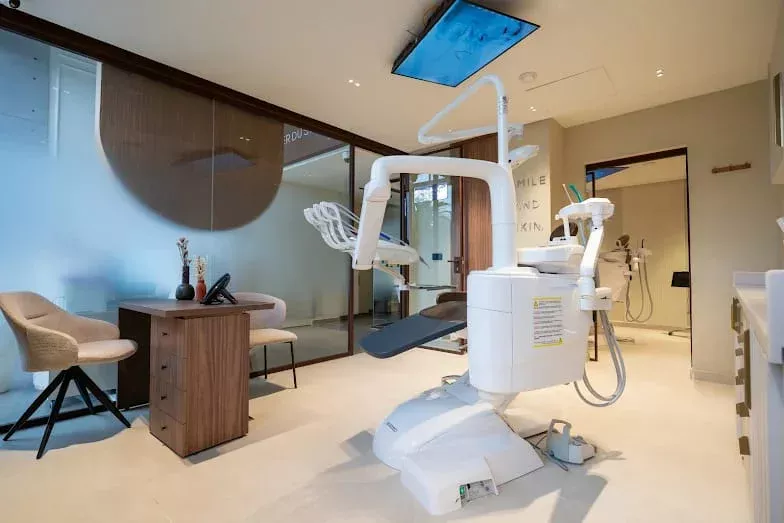 dr zineb senhaji dentisterie moderne casablanca maroc 4